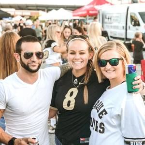 Meet your Posher, Lorin